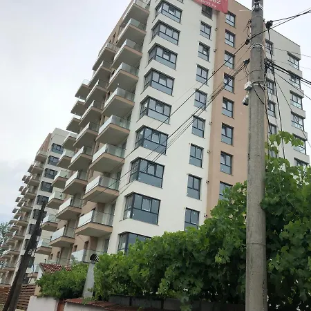 Fabulous Penthouse Lakeview W20-2